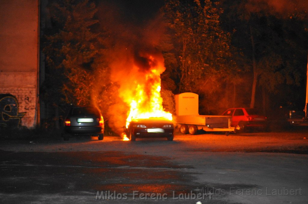 Wieder brennende Autos in Koeln Hoehenhaus P001.JPG